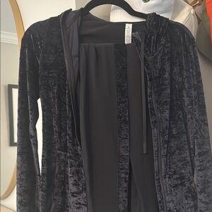 Lululemon Black Velvet Zip-Up Hoodie & Legging Set (6/4)